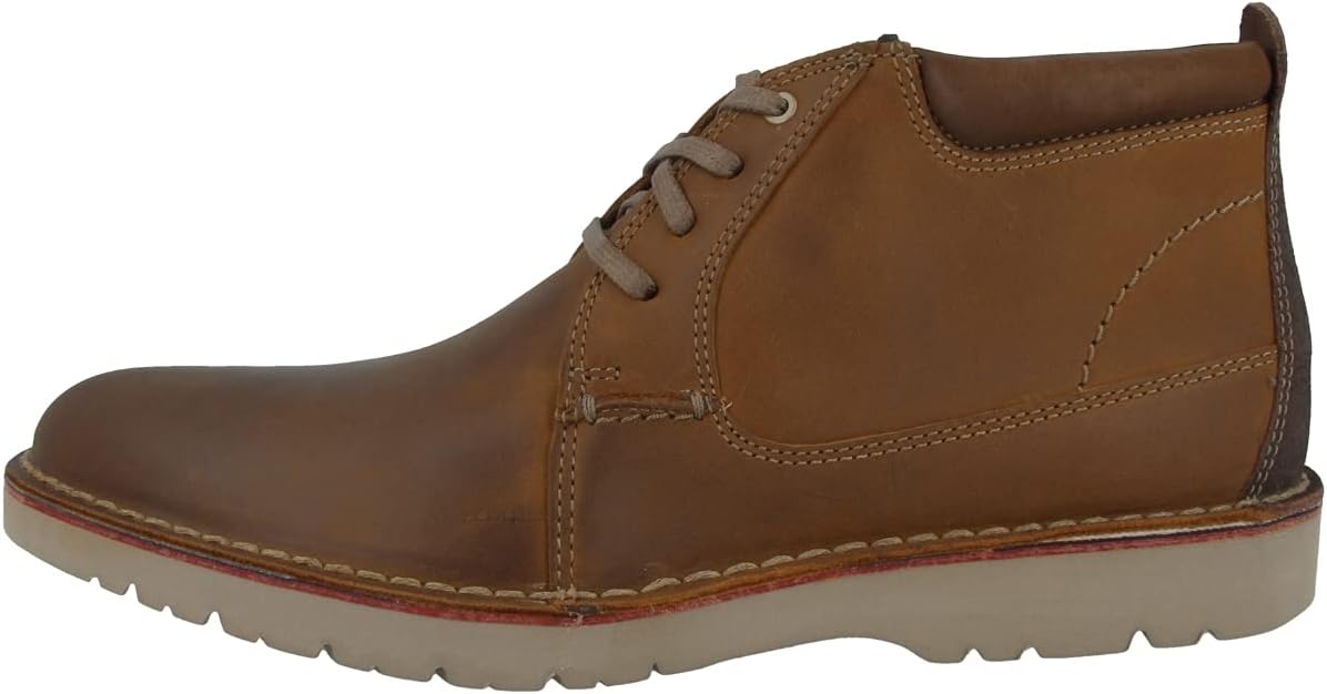<strong>Clarks</strong><br> Men’s Vargo Mid Boots